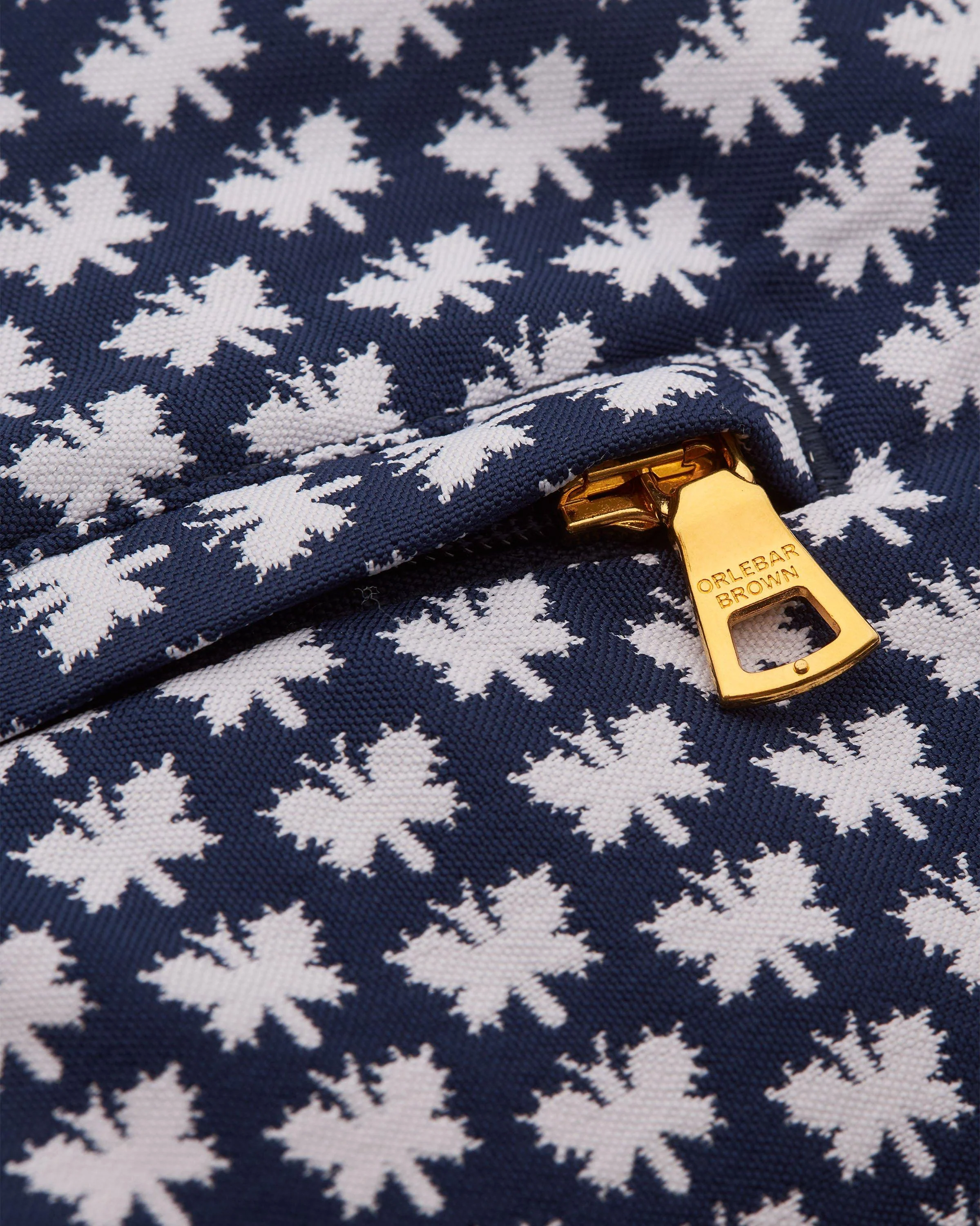 Bulldog Jacquard - Image 9